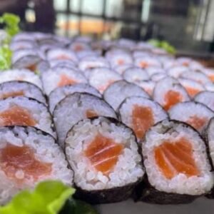 Hossomaki  Base de arroz, alga e salmão